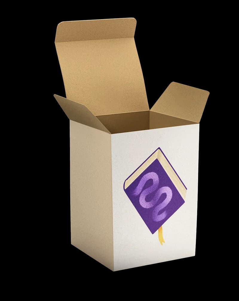 Offener Karton mit dem Studio-Federtraum-Buchsymbol, daneben ein gelber Mond und Sterne